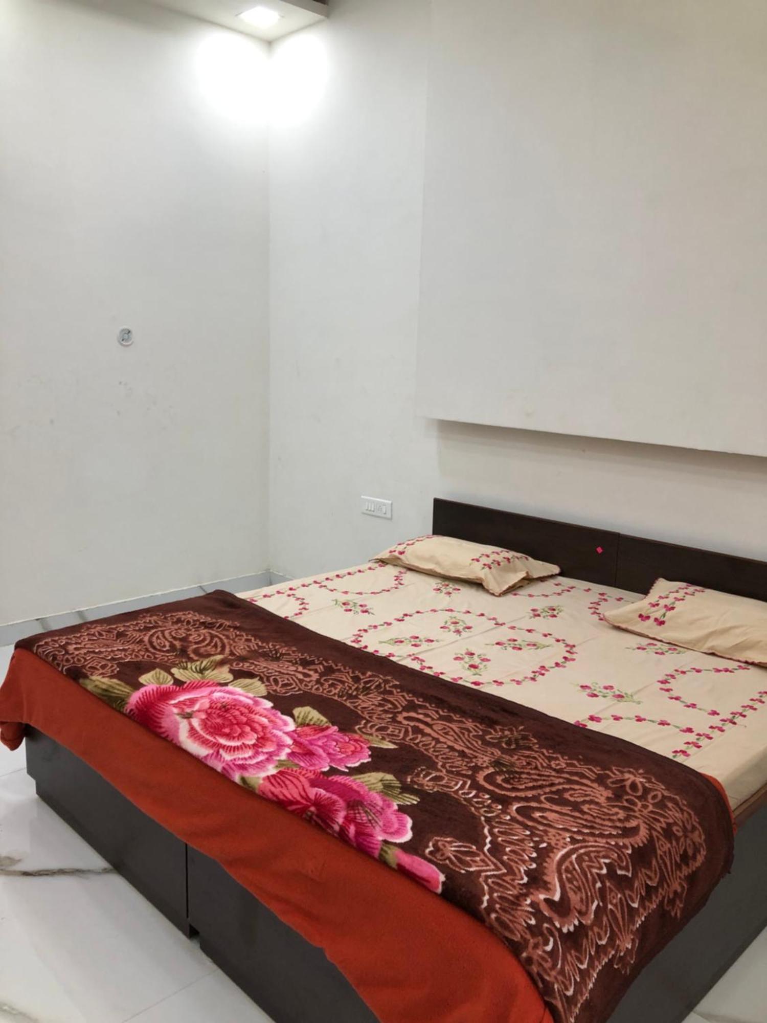 Ramaya Home Stay Varanasi Luaran gambar
